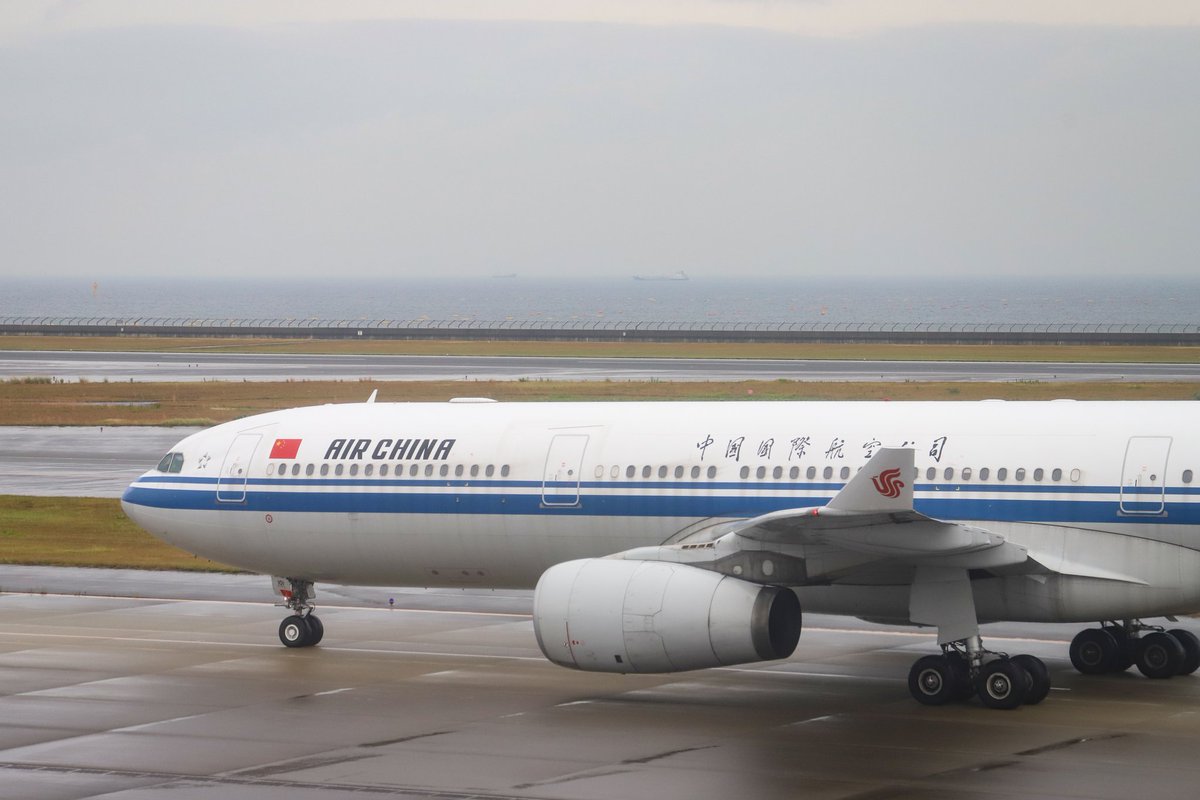 Centrairairport's tweet photo. 中国国際航空のA330がセントレアに到着しました。今回はチャーター便として飛来したようです。久々ですね！ https://t.co/exhCZdcT4M