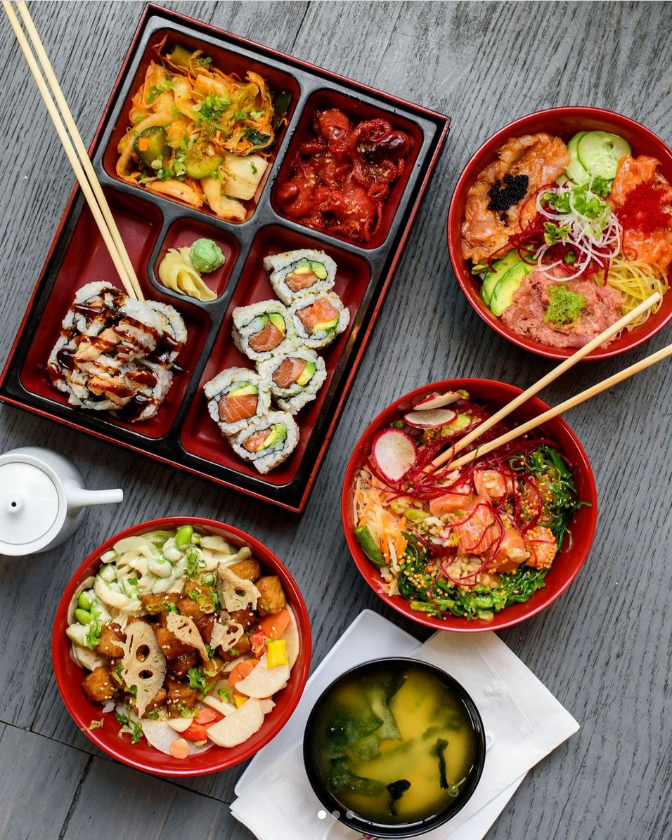 The Handover x King's Ransom will be offering poke bowls - including a delicious vegetarian option - in addition to their own canned non-alcoholic drinks.
Don’t forget to RSVP below! 
eventbrite.com/.../the-redeye…...
w/ @theeventsdc #theredeyenightmarket #ExperienceDC #DCisOpen