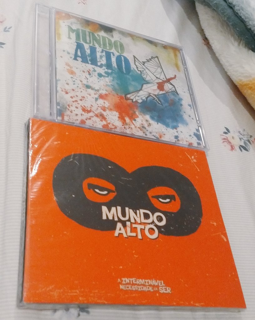 AlexandreM_Acid's tweet photo. Quem tem esses clássicos da música mundial?
#mundoalto @bandamundoalto https://t.co/D89Y5A1N5P