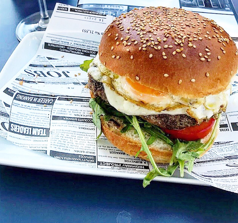 Xocalastacoloma's tweet photo. 🍽 Les nostres 🍔 burguers no et deixaran indiferent‼️
Vine a conèixer a les teves noves millors amigues 😜❣️😜

👉🏻 La Pulled Pork, Mexicana, Vegana, la Cosa Nostra, Xocala,...per llepar-se els dits 🤤🔝🤤

#Xocala #Bar #Restaurant #Santacolomadegramenet https://t.co/Gb4LhDav2e