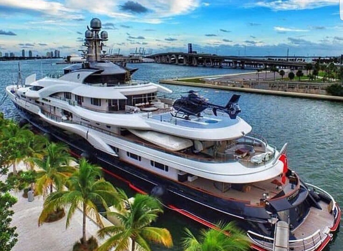 BillionMagazine's tweet photo. Don't tell people your plans. Show them your results. https://t.co/H0PvShgOhb