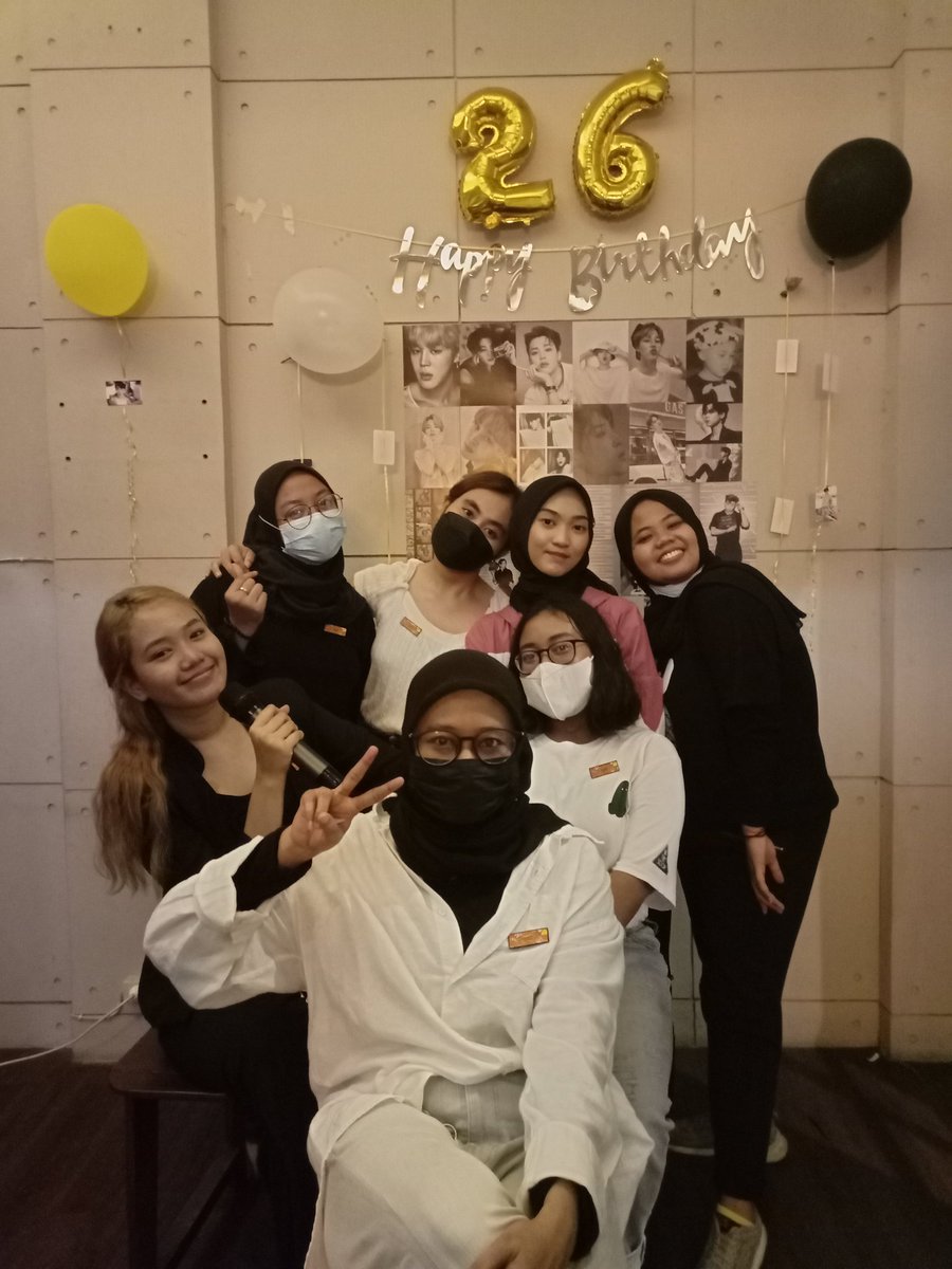 JmBdayPTD's tweet photo. Hai guys mksh bnyk ats wktu, krj krs &amp; team workny wlupn ad bbrp kndl dlm mmprsiapkn acra first event in bsa di blg ckup skses ya syg klian bnyk2 bismillah next event borahae💜💜
@Meyvmin @Punyamasganteng @itsyourlights @theoxpjm @iamarmyna @vv1nterbear_ @julitae20 @jeonjekkeyyy https://t.co/sgZiu0mtOD