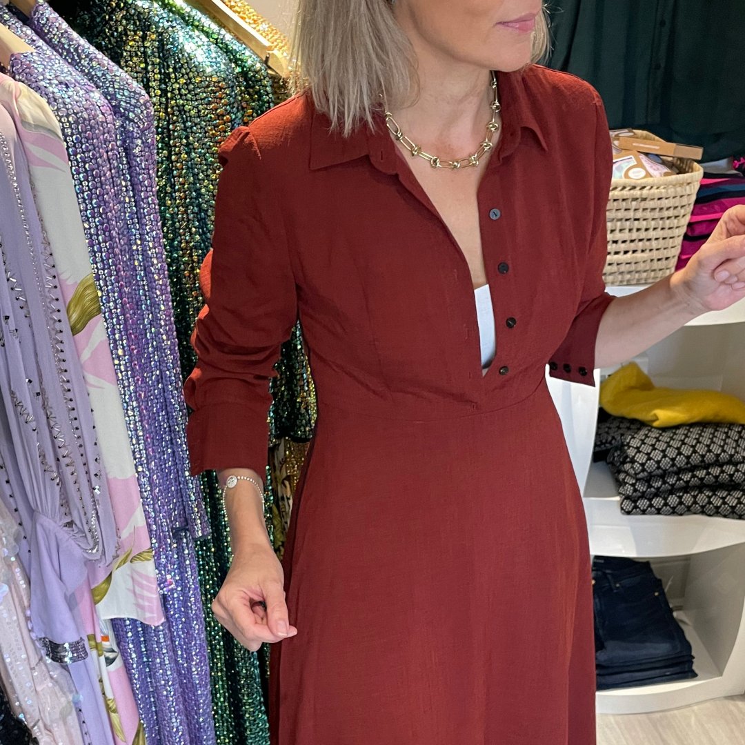 💖 SALE 💖 Last two of these beautiful <a href="/cefinnstudio/">Cefinn</a> dresses now half price.  Made using their signature Techni Voile fabric - machine washable and crease resistant.  A wardrobe must.