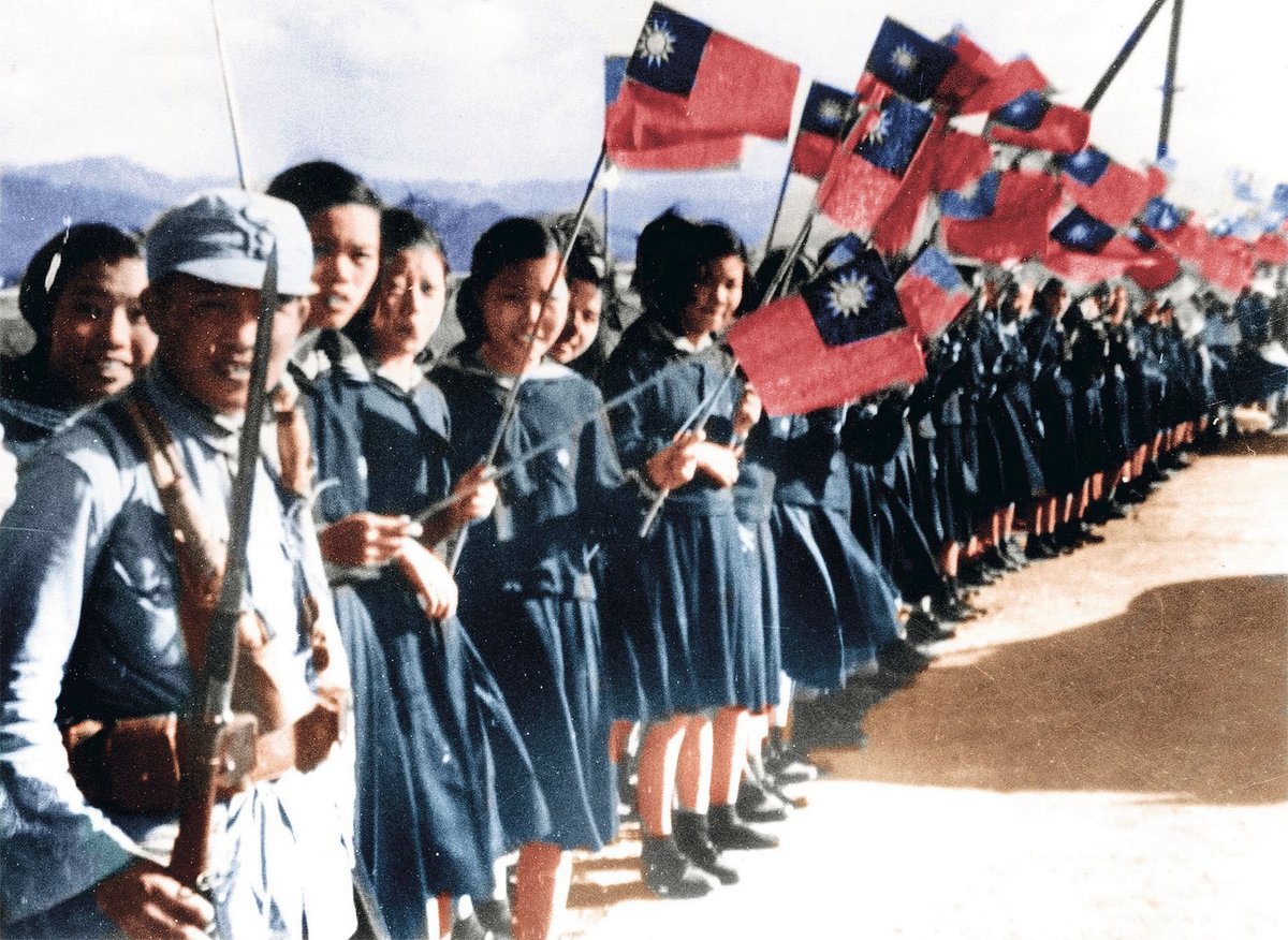 notXiangyu's tweet image. 76 years ago today, Taiwan was returned to China by Japan. The people of Taiwan were happy to be reunified with their motherland, but the KMT&apos;s popularity plummeted within 2 years due to misgovernment, using grain and taxes from Taiwan to support the Civil War on the mainland.