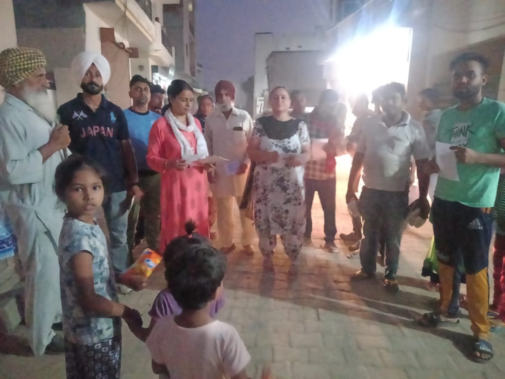 MohaliDlsa's tweet photo. PAN INDIA AWARENESS &amp; OUTREACH PROGRAMME: Legal awareness seminar conducted at Village- Chahar Majra, Lakhnour, Manak Majra and Moujpur by Adv. Geetanjali Bali on Dated- 24.10.21
@NALSALegalAid 
@LegalAidPunjab https://t.co/BDE4Mc53TC