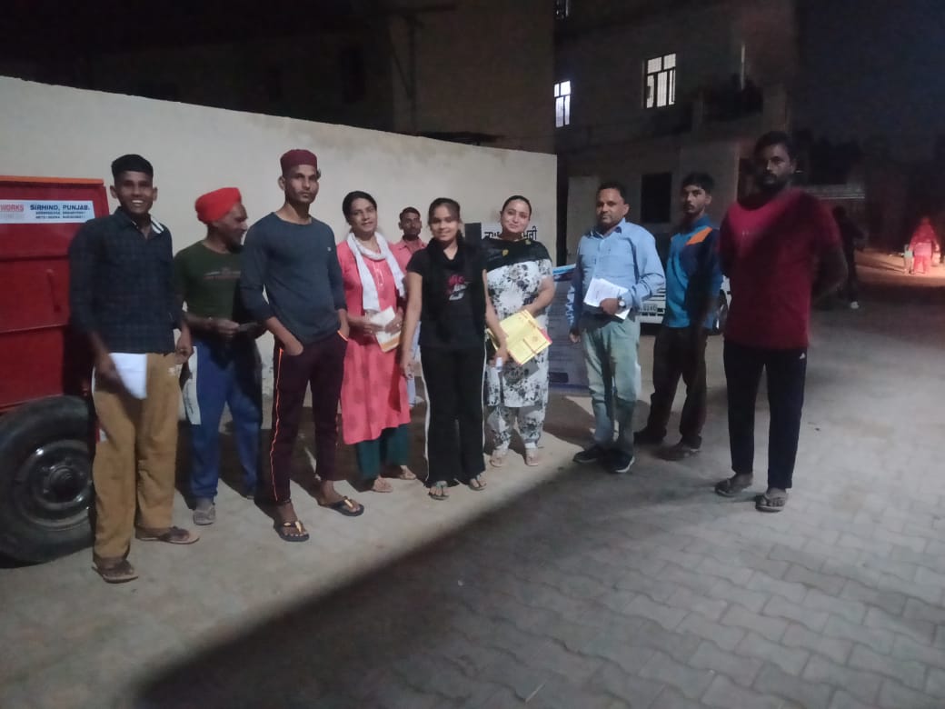 MohaliDlsa's tweet photo. PAN INDIA AWARENESS &amp; OUTREACH PROGRAMME: Legal awareness seminar conducted at Village- Nagari, Raipur Kalan and Slum Area, Mohali by Adv. Geetanjali Bali on Dated- 24.10.21
@NALSALegalAid 
@LegalAidPunjab https://t.co/thhRa8CcRa