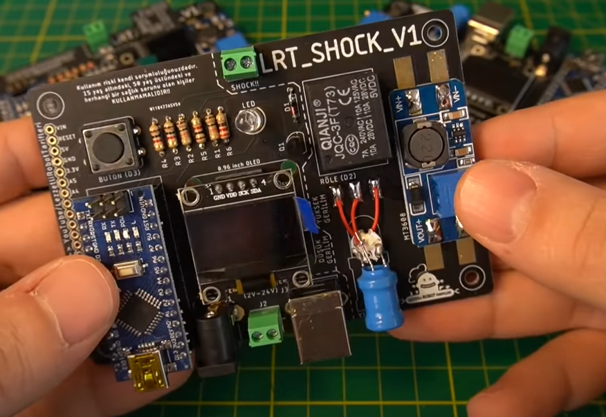 allpcb's tweet photo. Sharing of Entries | High-voltage low-amp current passes through the electrodes, as the character in CS: GO takes shots, the player will feel struck by electricity⚡️
Welcome to contribute! Deadline: Nov 10th
More detail: https://t.co/As770tHYyv

 #allpcb #uselessdesigncompetition https://t.co/tA7SH1XDvn