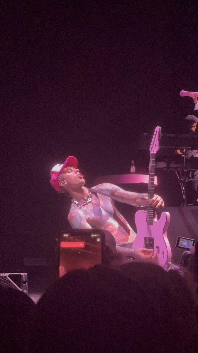 Sarah__Fox's tweet photo. Can’t believe I was that close to MGK.. best show ever 🤩 https://t.co/zjvsoODjtl