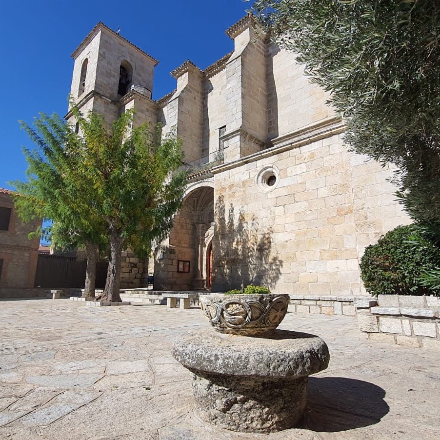 Cadalso_Opina's tweet photo. #buenosdías #felizlunes #CadalsodelosVidrios #iglesia #arquitectura #architecturephotography #architecture #gótico #gotique #gothicarchitecture #SierraOestedeMadrid #pueblosdemadrid #turismomadrid #instadaily #photooftheday #photodujour #promenade #paseo #callejeando https://t.co/2Tn4K5r85C