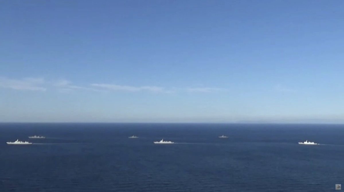 first Russia-China joint navy patrol in the West Pacific around Japan 🇯🇵 🇷🇺🇨🇳 #maritime #SeaofJapan 
#militaryexercise #Pacific #warship #Japanstrait #navyship