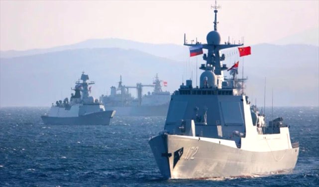 SteelAdolf's tweet photo. first Russia-China joint navy patrol in the West Pacific around Japan 🇯🇵 🇷🇺🇨🇳 #maritime #SeaofJapan 
#militaryexercise #Pacific #warship #Japanstrait #navyship https://t.co/8B1OC0SS4L