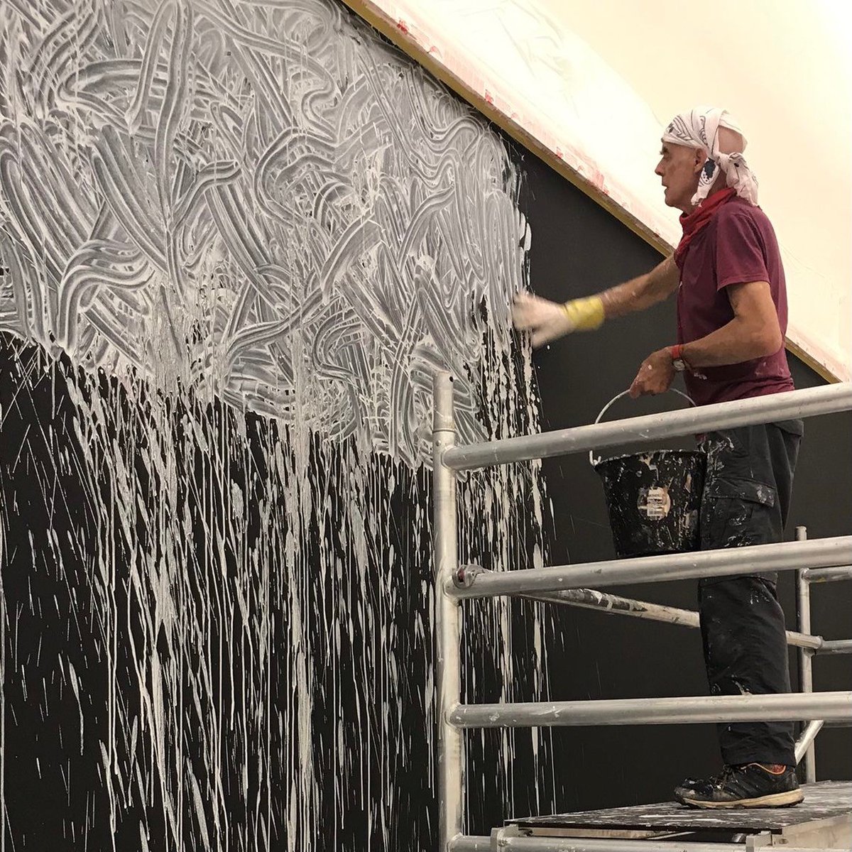 M_useumLeuven's tweet photo. Happy #internationalartistday, Richard Long 👋.
---
📷 Eva Wittocx
@Lisson_Gallery @Tate #knalfestival #mleuven #leuven #richardlong #mudwork #sculpture #contemporaryart https://t.co/EXnOIO3iM3