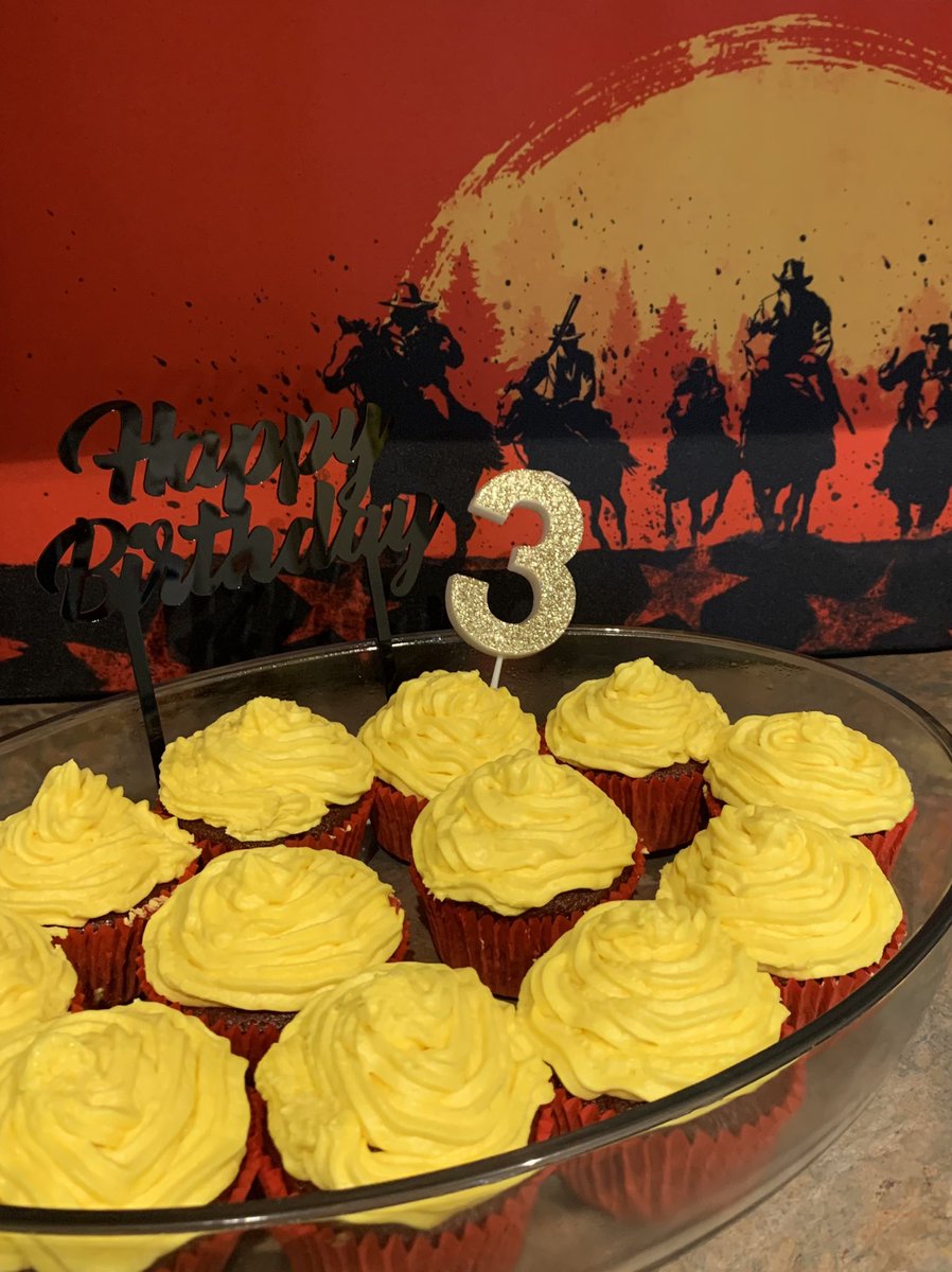 Candysseus's tweet photo. I’d say today’s #CandyKitchen event turned out pretty good. Big huge thanks to everyone who stopped by the #CandyShop I’m looking forward to eating these beauties with you tomorrow night for our #RedDeadBirthday/updates party #Twitch stream #MissCandyLicious 🍭⭐️ https://t.co/r8jcbGjNwl