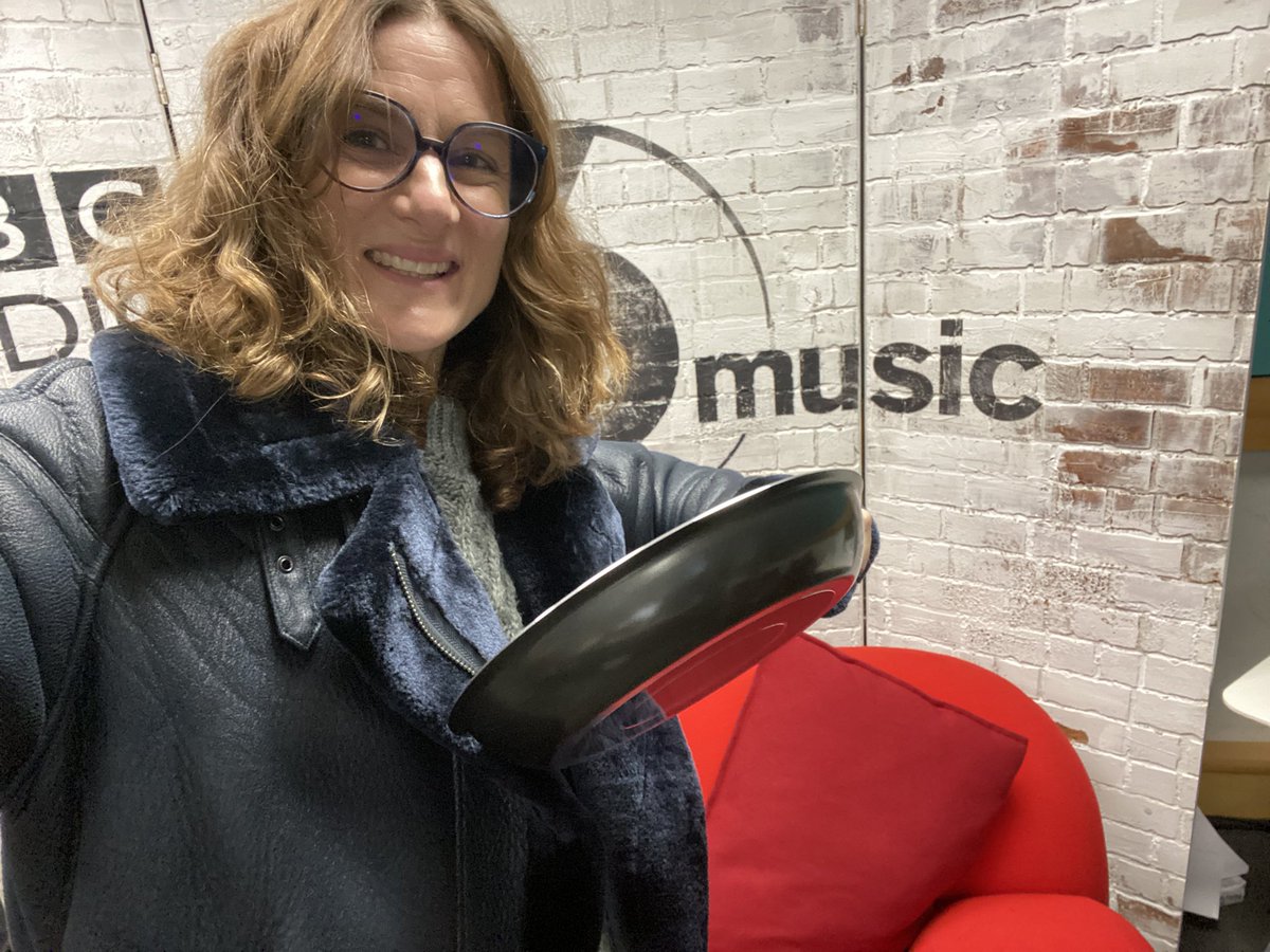 nemonemetaxas's tweet photo. Pancakes anyone β¦ ? @BBC6Music super set up for #Breakfast β¦ letβs see what we can cook up π T minus 5 β¦ let me know #FirstIns when you can pls ? X https://t.co/rxLqCIcZ1d