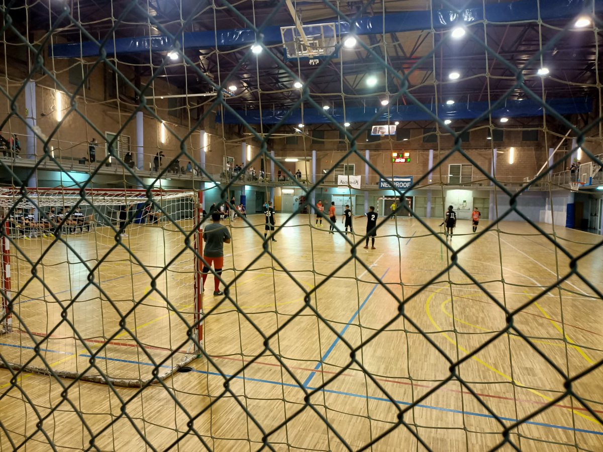 AEBDimonis's tweet photo. ✅Victòria del #senior #futsal @neoproofsi en el debut a casa 💪 per 7-4 davant del Barceloneta Futsal 👏

#123dimonis👹 #esperitdimoni https://t.co/zwxchrsu8I