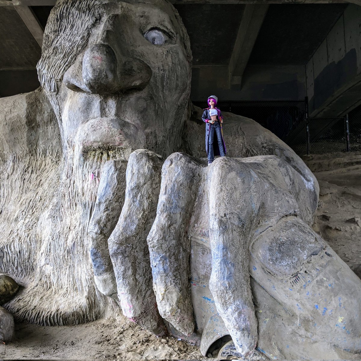 rc2agog's tweet photo. Kitsu Neiro; alignment Chaotic Good. Making sure the Fremont Troll is still subdued. "Oh, Kitsu!" ๐
.
#Kitsu #SmartDoll #BJD #actionfigure #FremontTroll #bokken #binding #toughlady #yakuza #thuglife #MoralAlignment #ChaoticGood #Halloween https://t.co/RqS21Kgl7T