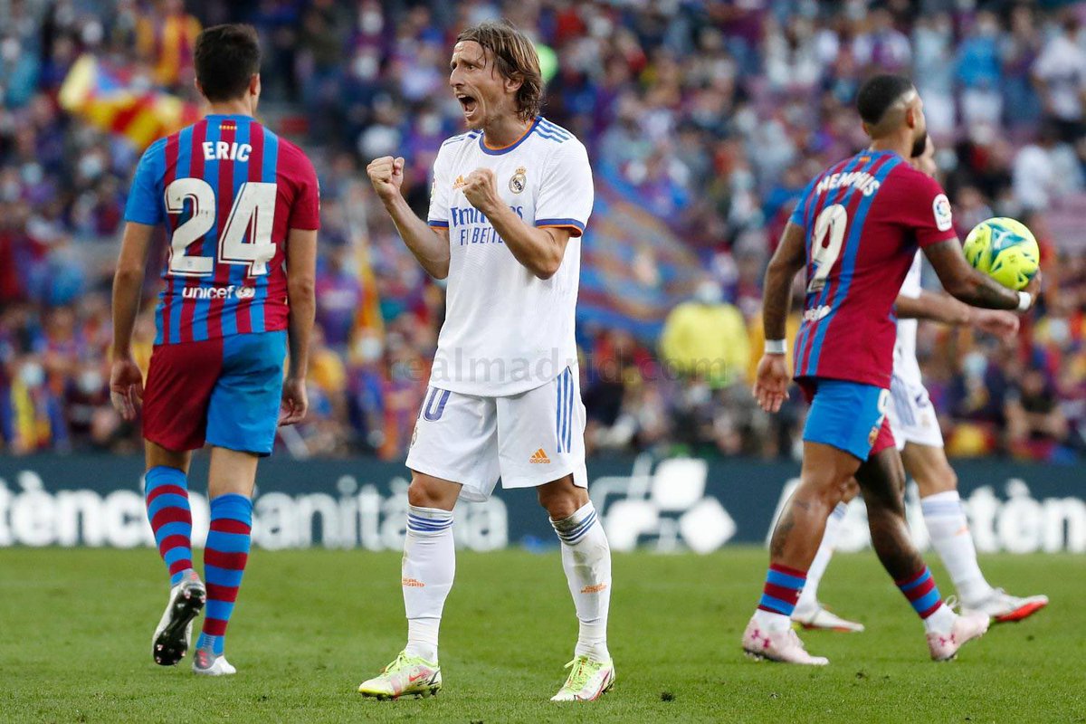 RMadridInfo's tweet photo. Modric played his 400th Real Madrid game in the Clasico victory at Camp Nou. 

Luka has had 261 wins, scored 28 goals and won everything in his 10 seasons: 4 Champions League titles, 4 Club World Cups, 3 European Super Cups, 2 LaLiga titles, 1 Copa del Rey &amp; 3 Spanish Super Cups https://t.co/c8SonQskB6