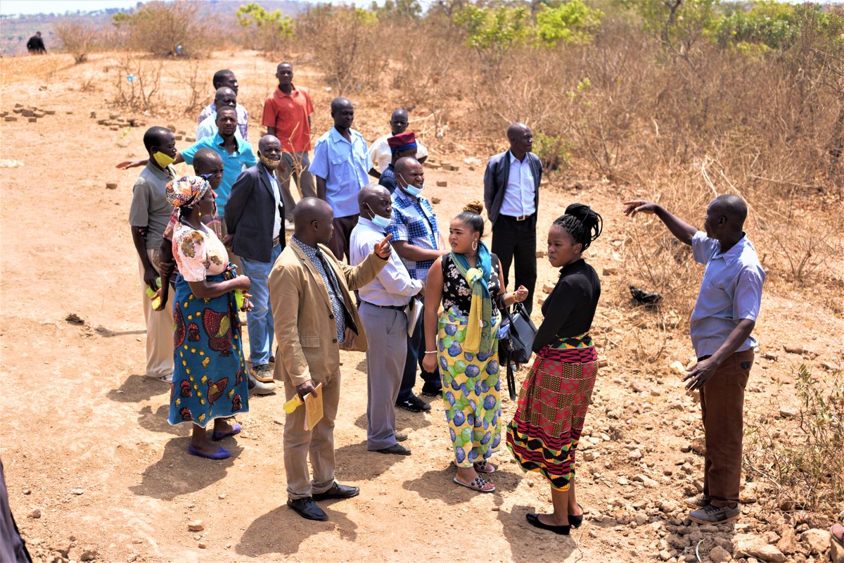 CYECE_Malawi's tweet photo. allocation of student playground by chunzu village authorities for installation. for elimination of child labour in this tobacco growing community...
project funded by Alliance One
#endchildlabourtoday #cyecemw #allianceone https://t.co/joxdFZXBHS