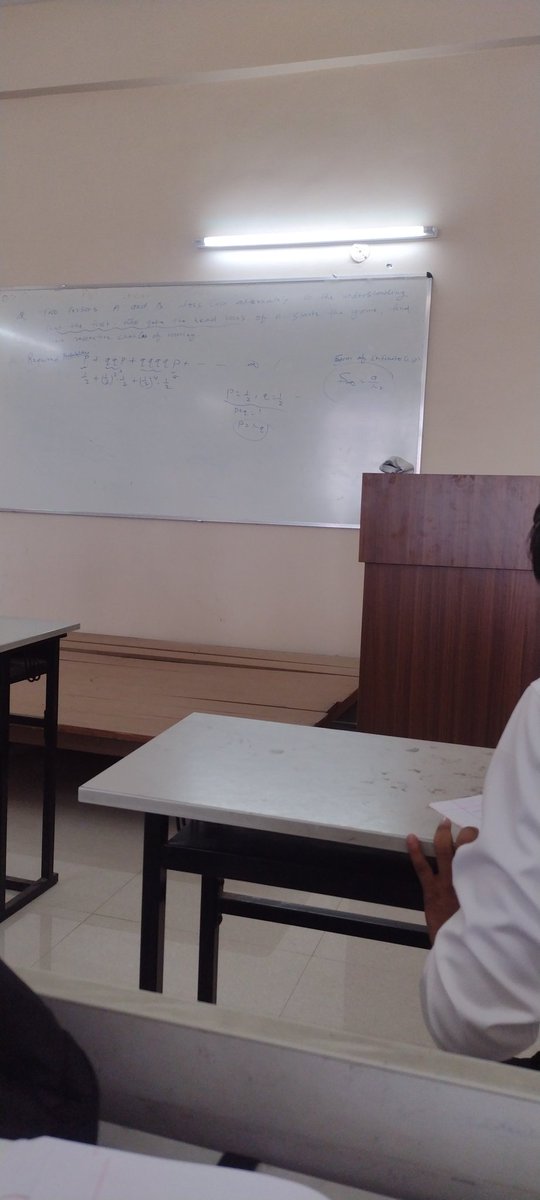 divakar_chy's tweet photo. @suryapsingh_IAS CLASSES ARE ON TEACHERS ORE OFF WTF IS THIS HAPPENING
#मेडिकल_कॉलेज @narendramodi @PMOIndia @MoHFW_INDIA https://t.co/HXvfU126w9