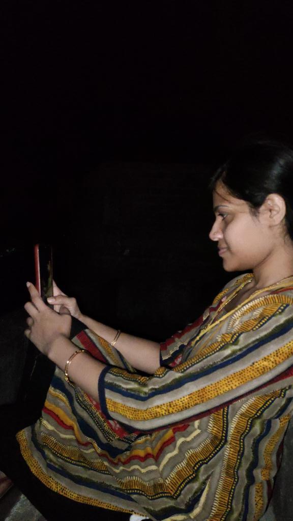aaruhivaishnav's tweet photo. Vyakti k mn ke bhav uske chehre pr nzr aa hi jate h chahe wh khamosh hi kyo n ho . Drd or sukoon dono 1 sath chahe utni khubsurati s likhe na ja skte ho pr unhe aasani s chehre pr pda ja skta h... Me or mera #ghav #miss ... Me aana chahti hu hmesha k liye... 😓 https://t.co/p0WVsYGYbG