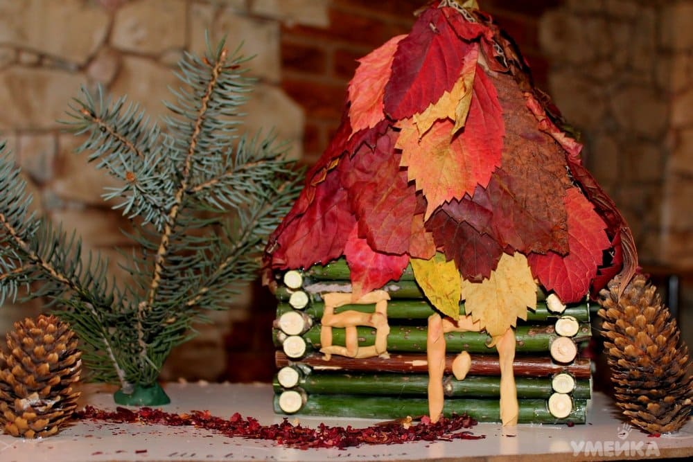Wenn Sie ein Haus aus Naturmaterialien mit Kindern basteln wolle, dann sind Sie hier genau richtig. Nehmen Sie sich bisschen Zeit und versuchen Sie mal selbst das Haus zu gestalten. Es bringt Spaß ;)
Haus aus Naturmaterialien mit Kindern basteln
Sie

dekoking.com/haus-aus-natur…
