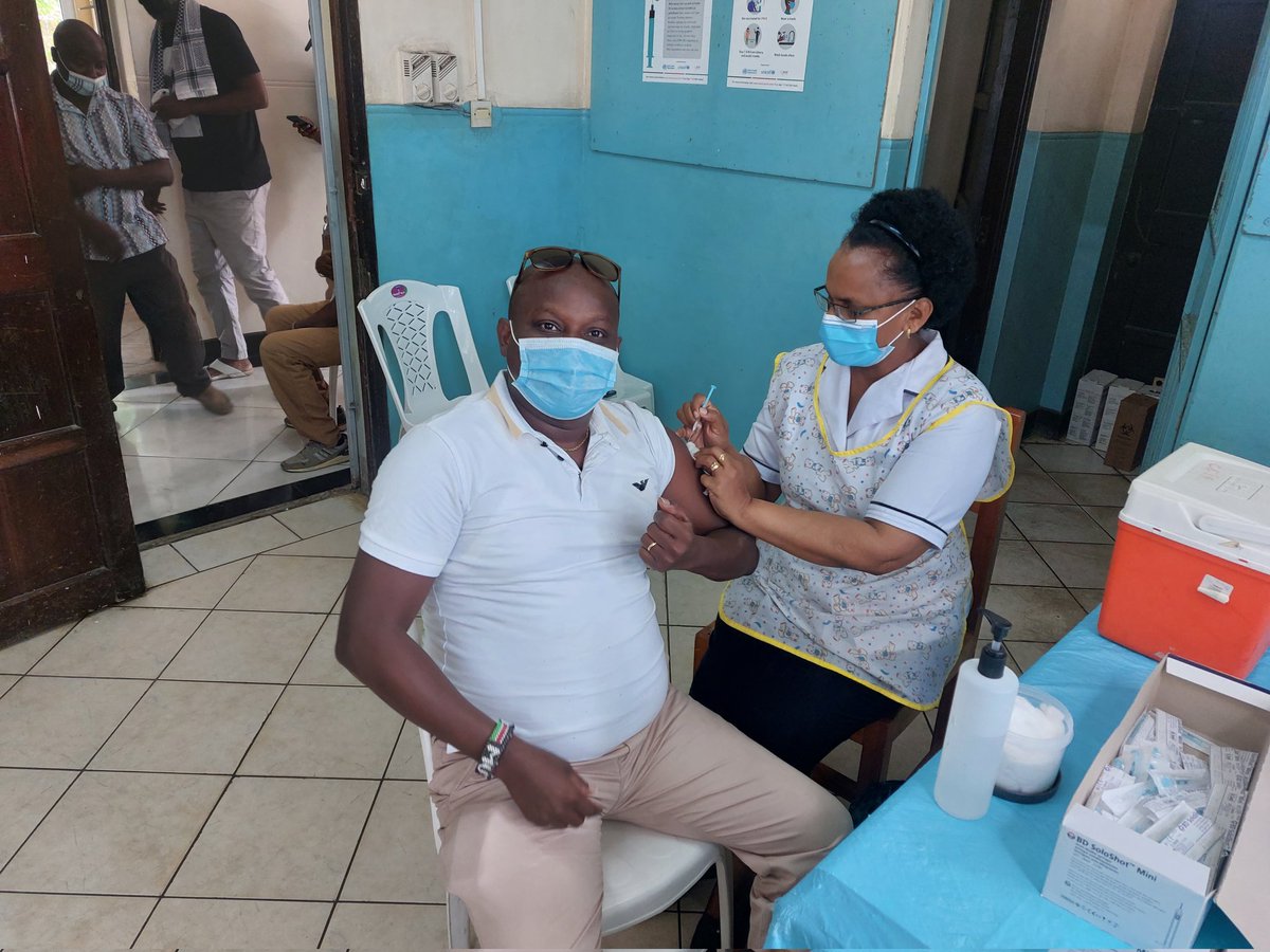 wambua27's tweet photo. Took My Johnson and Johnson Vaccine JAB,
I hear You'v to post for it to work.
Good Work MOH.
#getvaccineted
#COVID19
#CGPH. https://t.co/G0EAQJoHhz