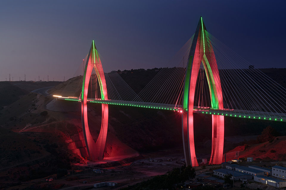 ColorKinetics's tweet photo. A dynamic #LED lighting system from #ColorKinetics brings Morocco’s iconic Mohammed VI bridge to life: https://t.co/gV8X7zB4Cp Photo credit: @SignifyCompany #lightingdesign #bridgelights https://t.co/sm08ZtRwfN