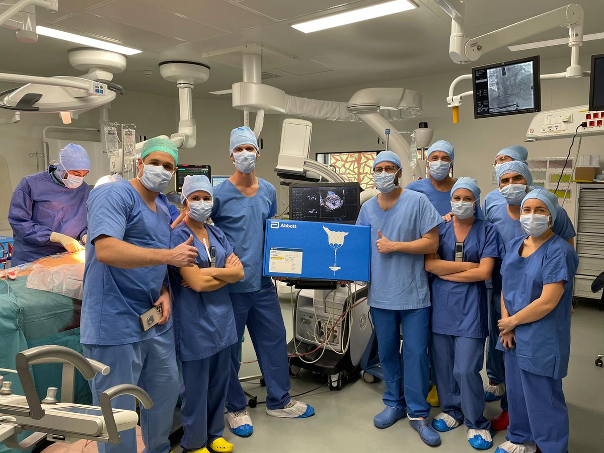 ChuSaintEtienne's tweet image. [Innovation]
Une nouvelle technique opératoire permet de remplacer la valve mitrale chez des patients inopérables par chirurgie cardiaque.
Bravo aux services de Cardiologie, Chirurgie Cardio-Vasculaire et d’Anesthésie-Réanimation du CHU de Saint-Etienne pour cette réussite!👏🏼