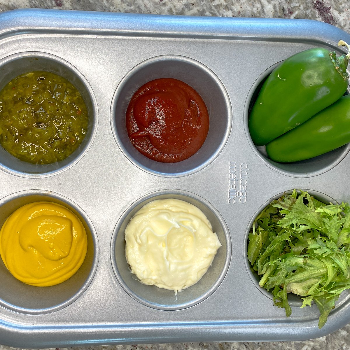 BringOnTheSpice's tweet photo. Looking for a cool #kitchenhack...use your muffin tin as a condiment tray for a fun and easy spread.

#FoodBlogger #BloggerFeed #Food #SimpleTrick #FoodBlog #Cooking #Foodie #RecipeTips #KitchenTips #TipOfTheDay #Kitchenlife #cookingtips #hosting #hostingtips https://t.co/l37gKyM09N