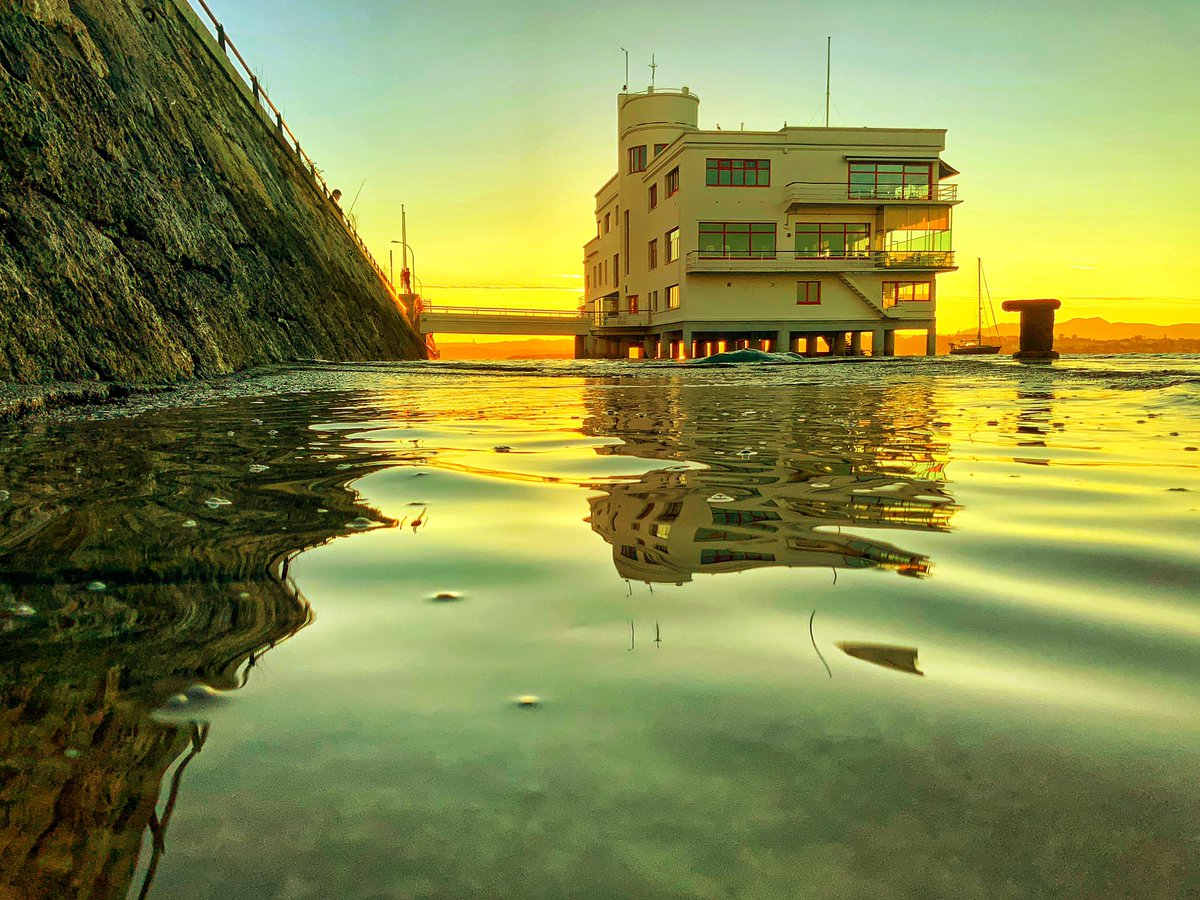 RegatasRCMS's tweet photo. #orgulloRCMS. ‼Menuda foto más espectacular que ha tomado @eltomavistas del #RCMSantander 🔝🔝‼
Vamos a por la semana...
#santander #bahia #Cantabria #amanecer
📸: El Tomavistas https://t.co/22mdgWYYmH