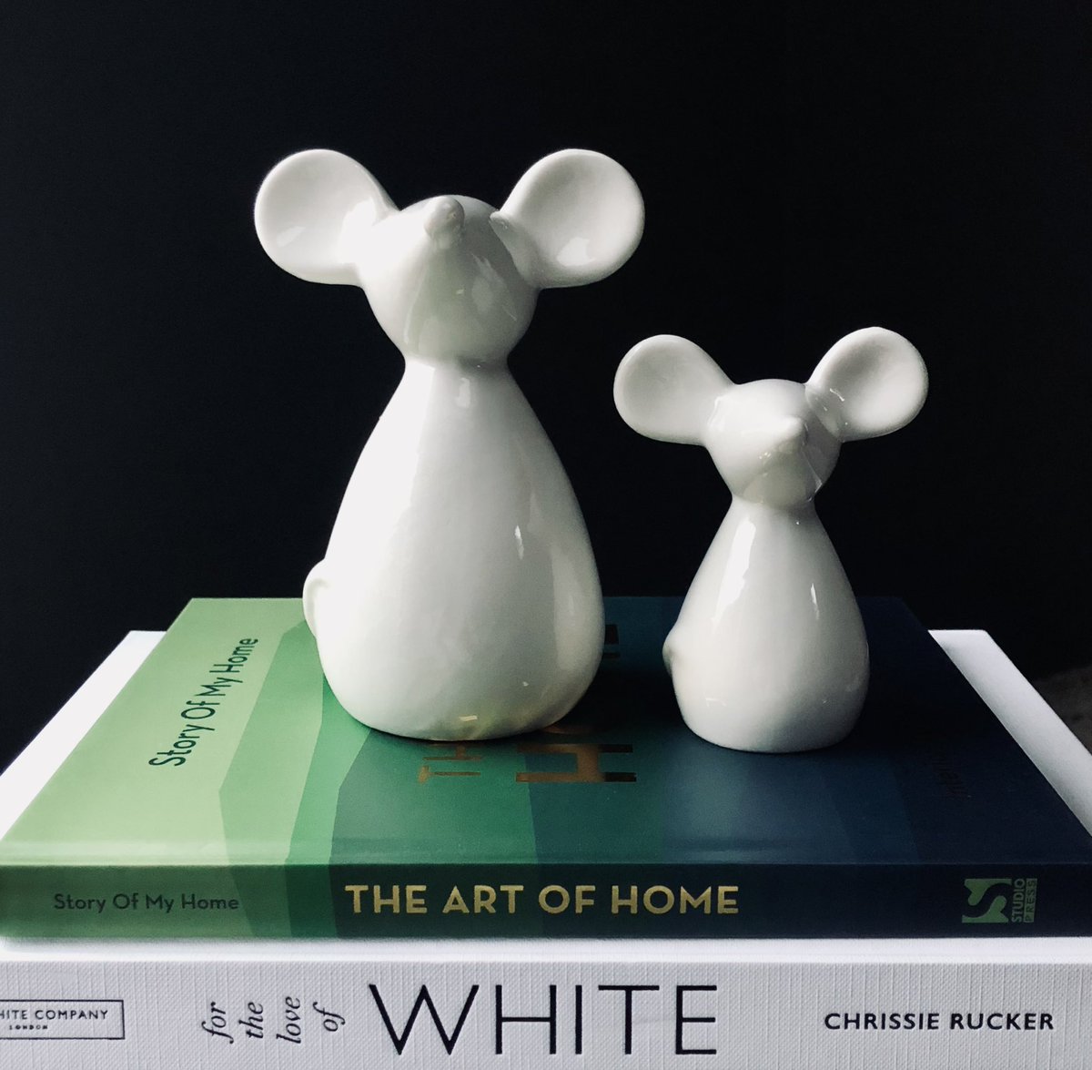 hudsonbellegift's tweet photo. Simple &amp; beautiful ceramic mice perfect for dressing a bookcase or coffee table available in store now @ThePieceHall or DM to order yours. Styled with coffee table books also available in store @ThePieceHall open 7 days on the top floor 🤍💚 https://t.co/rPx3F08Hnb