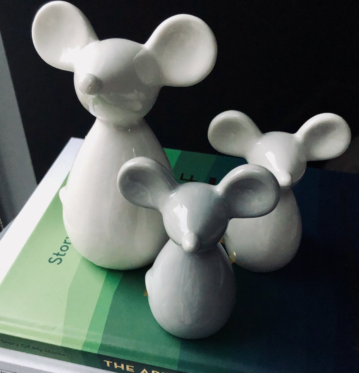 hudsonbellegift's tweet photo. Simple &amp; beautiful ceramic mice perfect for dressing a bookcase or coffee table available in store now @ThePieceHall or DM to order yours. Styled with coffee table books also available in store @ThePieceHall open 7 days on the top floor 🤍💚 https://t.co/rPx3F08Hnb