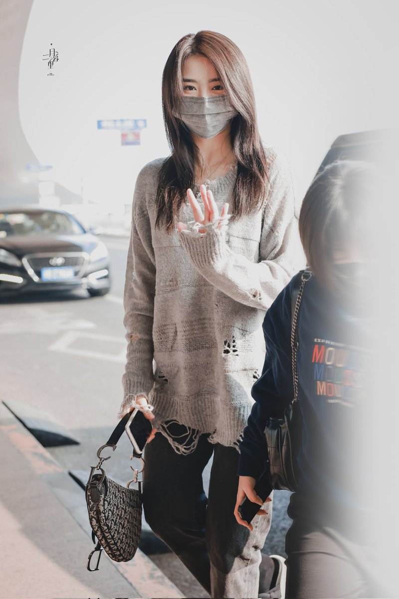 SlothQueenTH's tweet photo. ☀️𝐀𝐫𝐢𝐚 𝐉𝐢𝐧☀️  | เจ้าความรักกำลเตรียมตัวออกเดินทางอีกแล้วว😊😍🛫

加油.🦥👑   

#金子涵 • #ZIHAN • #AriaJin • #JinZihan https://t.co/61Yyapsbaj