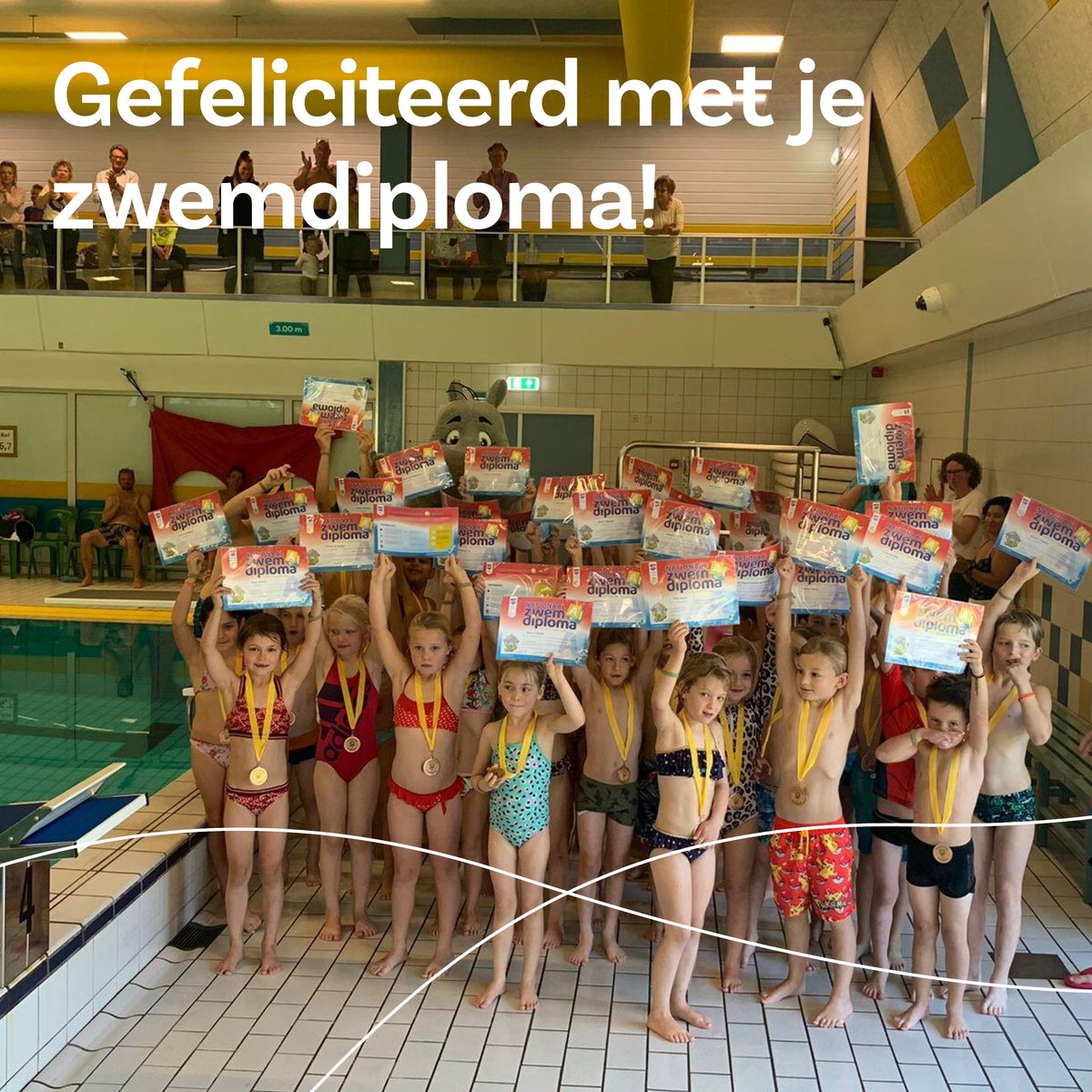Duimpje omhoog 👍 voor de 90 kinderen die op zondagmiddag 24 oktober '21 hun zwemdiploma behaalden in Zwembad Het Wedde. GEFELICITEERD! 🎈🥳