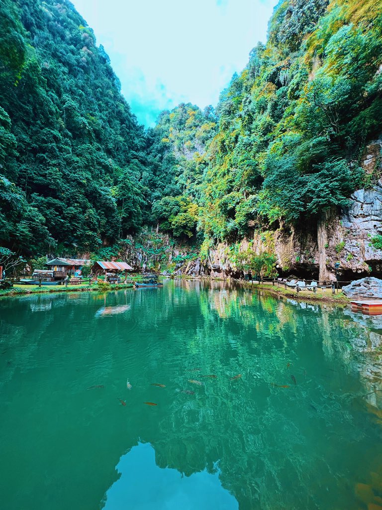 AhmadAzimAsri's tweet photo. Kalu datang Ipoh boleh la masukkan Qing Xin Ling Leisure &amp; Culture Village, Taman Saikat dalam list. View mmg awesome! Bayaran masuk rm10. Boleh kasi ikan makan, kayuh basikal, tarik candu dan paling penting port best utk ootd. @MohKeIpoh https://t.co/KCB3UeBiEt