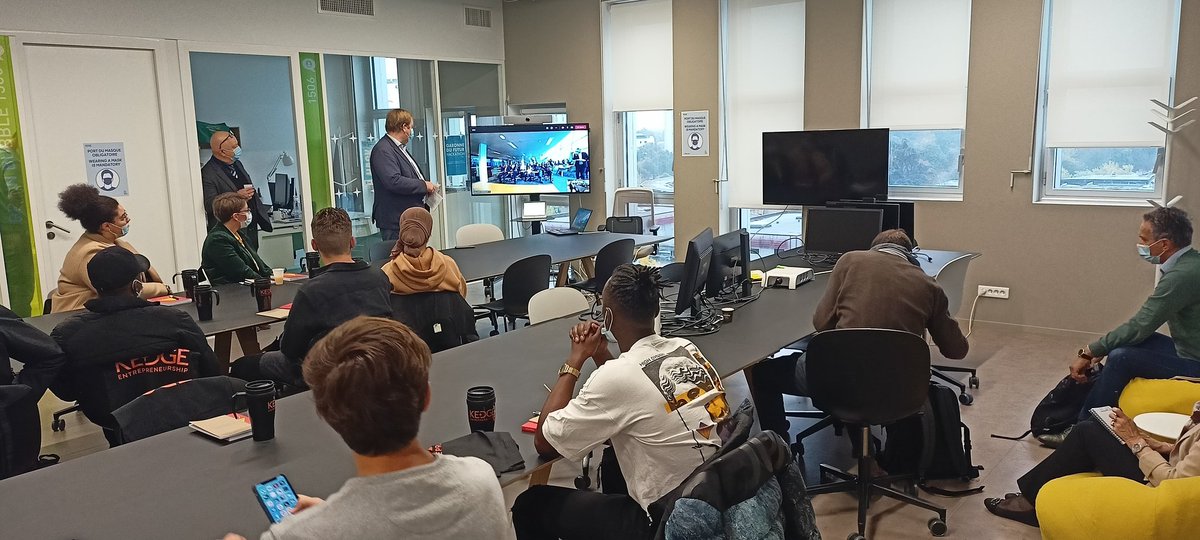 Lancement de l'école entrepreneuriale <a href="/KedgeBS/">KEDGE Business School</a> 
Une très belle initiative de la part de notre école... à destination de jeunes plein de potentiel !
#Entrepreneur #école #inclusion