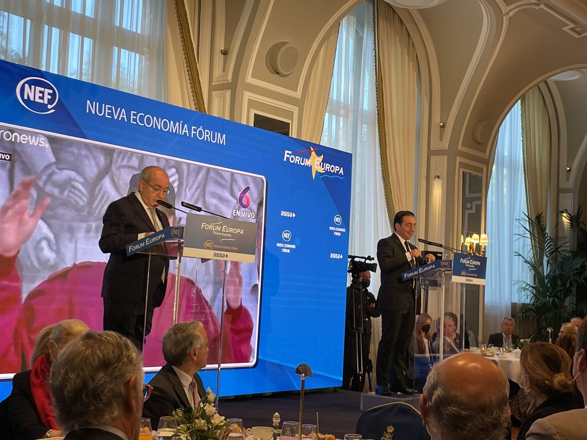 JoseantonioJun's tweet photo. 🖍♥️"Hemos demostrado que el mundo confía en nosotros", dice @jmalbares, ministro de @MAECgob

🎙️Habla de la OTAN y la "autonomía estratégica" de los europeos

🗣️"Tenemos que tomar nuestro destino en nuestras manos"
#NEFOnline 

💻¡Síguelo aquí 👇
 https://t.co/ZccxuRRIXG https://t.co/4nI1szGsKq