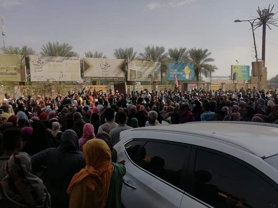 SCPSudan's tweet photo. صور لموكب تظاهر في منطقة #بري بالعاصمة #الخرطوم رفضا للإنقلاب العسكري في #السودان

#لا_للانقلاب_العسكري 
#SudanCoup https://t.co/l3Lw5OV1Py