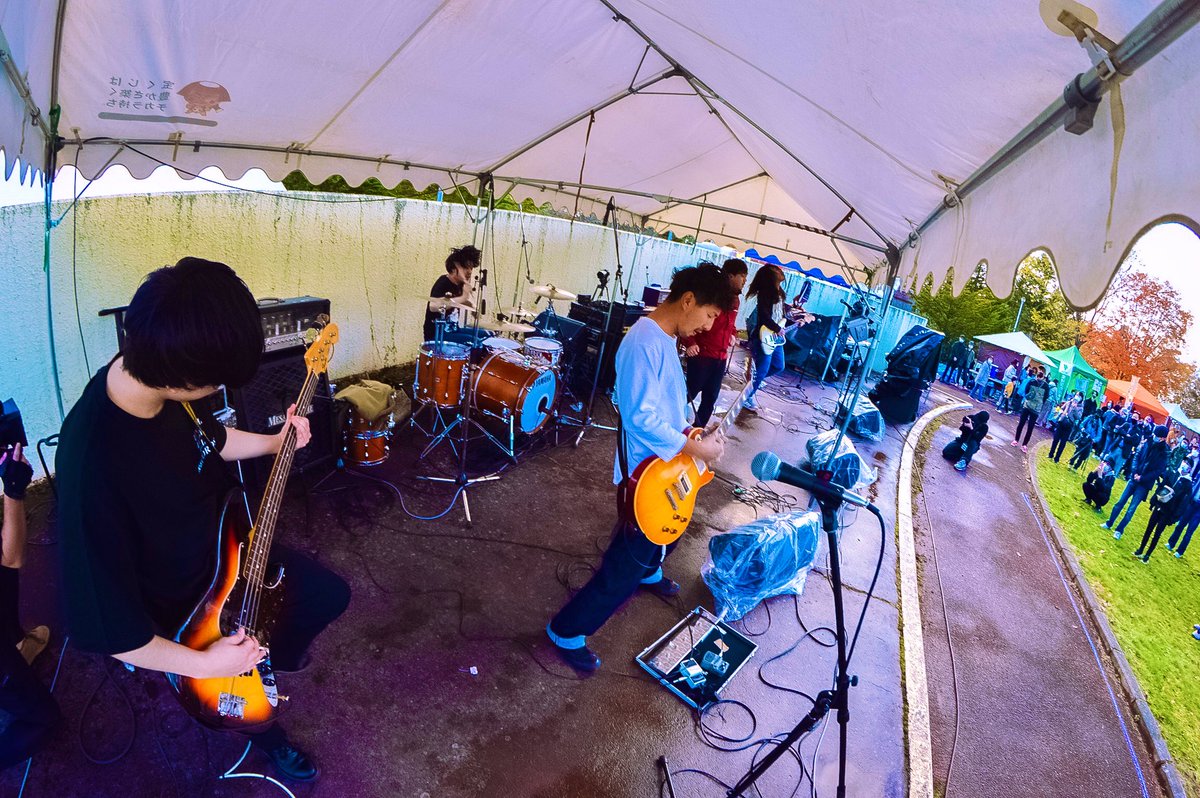 until_lost_all's tweet photo. LAMP LIGHT FESTIVAL 2021
TWO-nothing
約2年ぶりのお客さんの前でのライブ
まさかのセットリスト全曲新曲と攻めさせてもらいました
沢山の方が集まってくれて感謝します。インスタにも沢山写真載せたので是非フォローしてみてくださいね!
photo by @k_akn35
https://t.co/YJu2TCq7ry
#llf21 https://t.co/jyBt78N7Rw