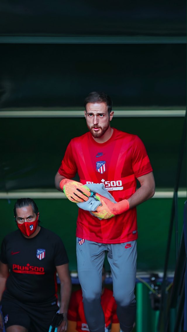 Dgfroilan's tweet photo. Oblak ha sido, es y será el mejor portero que ha pasado por el Atleti. A veces nos olvidamos de todo lo que han hecho determinados jugadores por el club y les criticamos porque no haya tenido un partido bueno. Siempre en mi equipo. OBI OBLAK CADA DÍA TE QUIERO MÁS https://t.co/EN4ScRp4IE