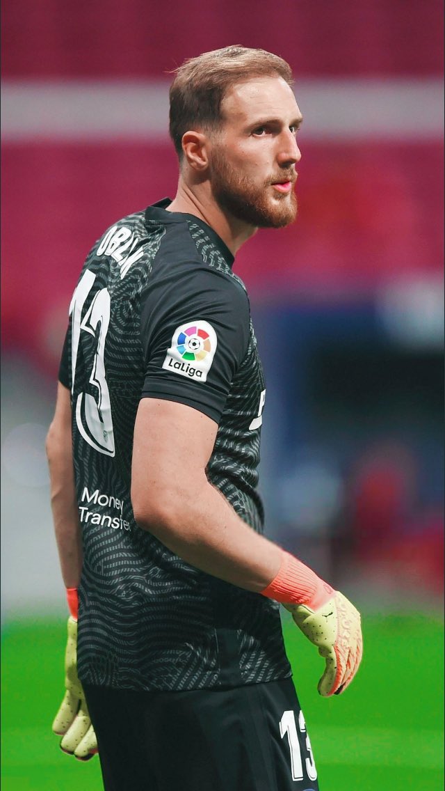 Dgfroilan's tweet photo. Oblak ha sido, es y será el mejor portero que ha pasado por el Atleti. A veces nos olvidamos de todo lo que han hecho determinados jugadores por el club y les criticamos porque no haya tenido un partido bueno. Siempre en mi equipo. OBI OBLAK CADA DÍA TE QUIERO MÁS https://t.co/EN4ScRp4IE