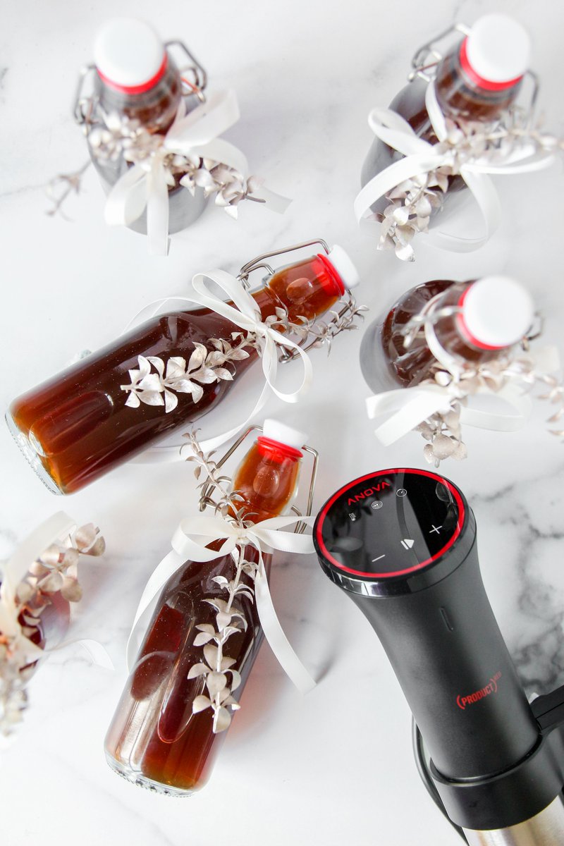 Sous Vide Spiced Espresso Liqueur with (ANOVA)ᴿᴱᴰ Precision Cooker! Whip up the perfect gift this holiday season and give back with 5% donated from every purchase! #ad <a href="/AnovaCulinary/">Anova</a> <a href="/RED/">(RED)</a> #Anova #IC

Recipe: frostedpetticoatblog.com/2021/10/sous-v…