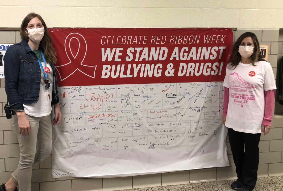 JChisholmRES's tweet image. Kick drugs to the curb! #redribbonweek #res @poliverjones @stevens_kaia @HeidiMillerBCPS @mrsloranca