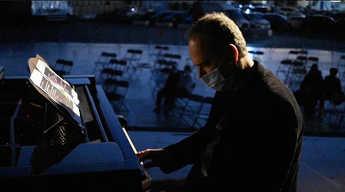 ndfundacion's tweet photo. 🟡Fotos del cuarto evento del #1FTM
🎹 Polo Ortí, pianista, compositor y docente.
📼 "Luces de la ciudad" de Charles Chaplin
📲 Link para visualizar el evento:https://t.co/pSYk9t716C https://t.co/lWXFWB34D8