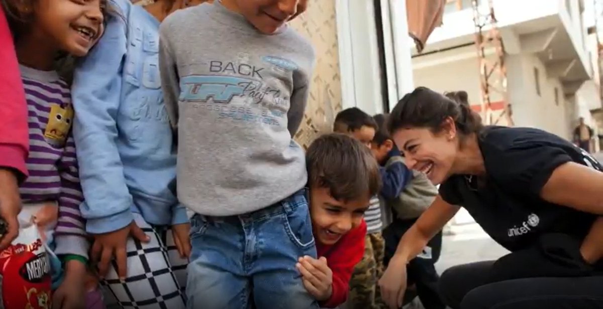 UNICEF_Italia's tweet image. Nei giorni scorsi Alessandra Mastronardi è stata in missione con noi nei campi profughi della Turchia. Queste sono alcune delle immagini che raccontano i suoi incontri con i bambini siriani: instagram.com/tv/CVc1IY6Mp1I… 

#Prodigi sta arrivando... stay tuned!