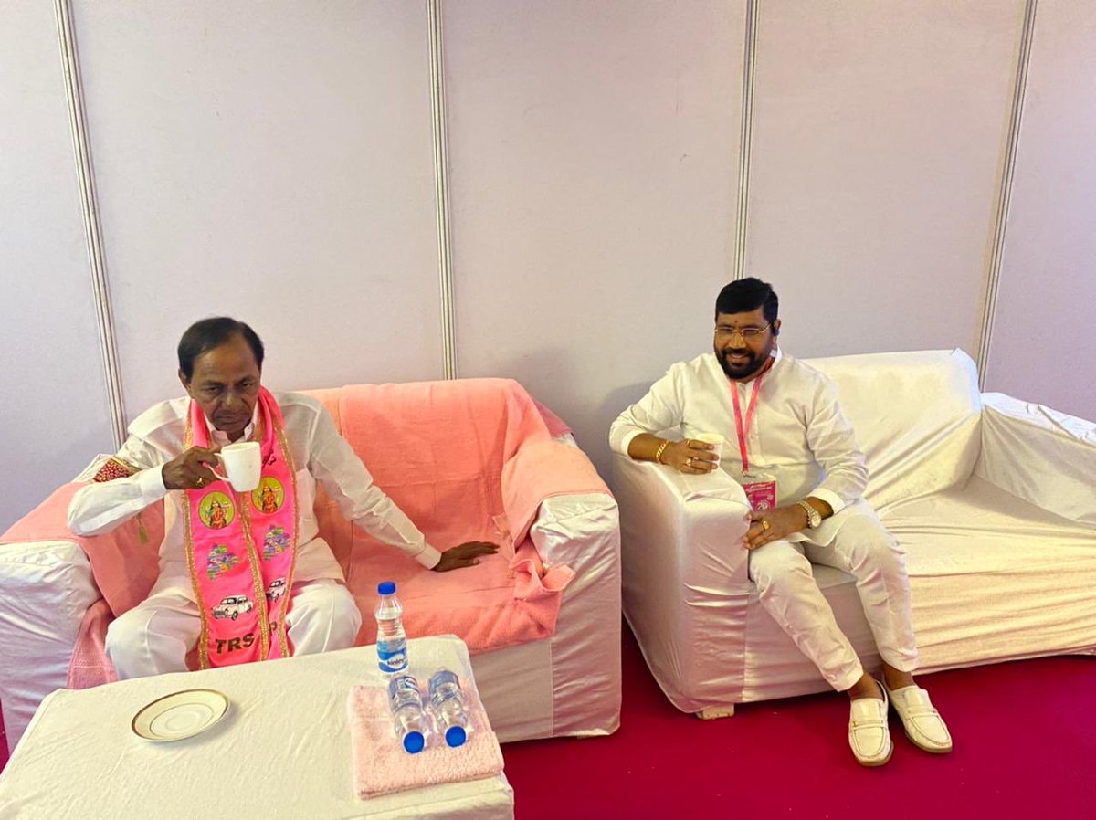 NChaganla's tweet photo. ఈ రోజు ఇరవై ఏళ్ళ TRS పార్టీ ద్విదశాబ్ది ఉత్సవాల ఫ్లీనరీ మీటింగ్ సందర్భంగా Kcr Sir https://t.co/PhC5tRIfou
