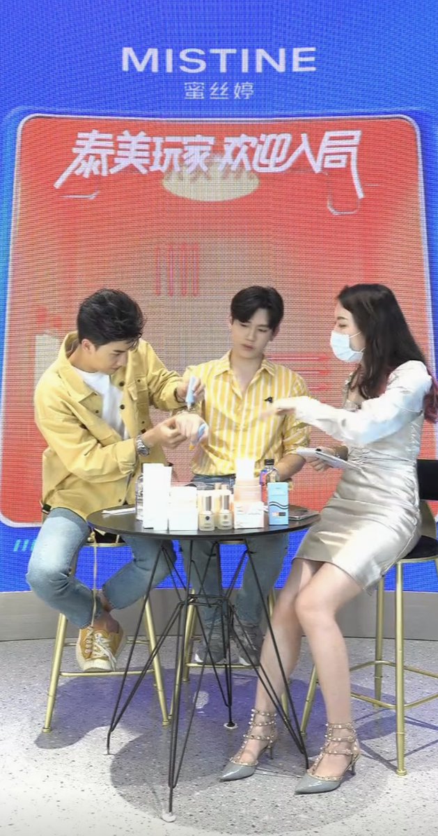 #TayNew moments in Mistine Live 💙 
I am supporting you P’Tay even though I don’t really understand what you both are talking lol 💙💙💙<a href="/Tawan_V/">เทย์ทาวาฬ</a> 

#MISTINE蜜丝婷XTayNew
#MISTINE双11xTayNew
#TayNew #TayisLove