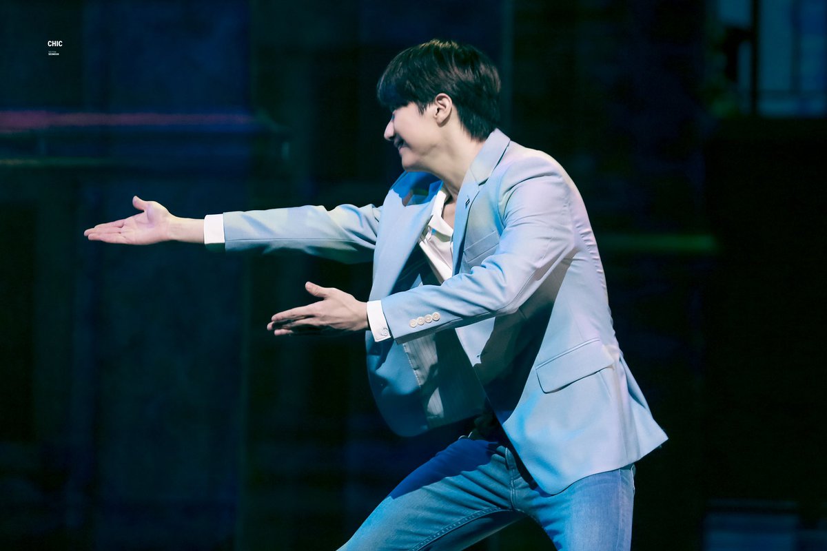 chic__95's tweet photo. 211023 사랑했어요 커튼콜 HQ

붕방강아지의 하루🐶💨

#승식 #강승식 #SEUNGSIK
#빅톤 #VICTON #사랑했어요 #기철 https://t.co/cjJxb8ODLy