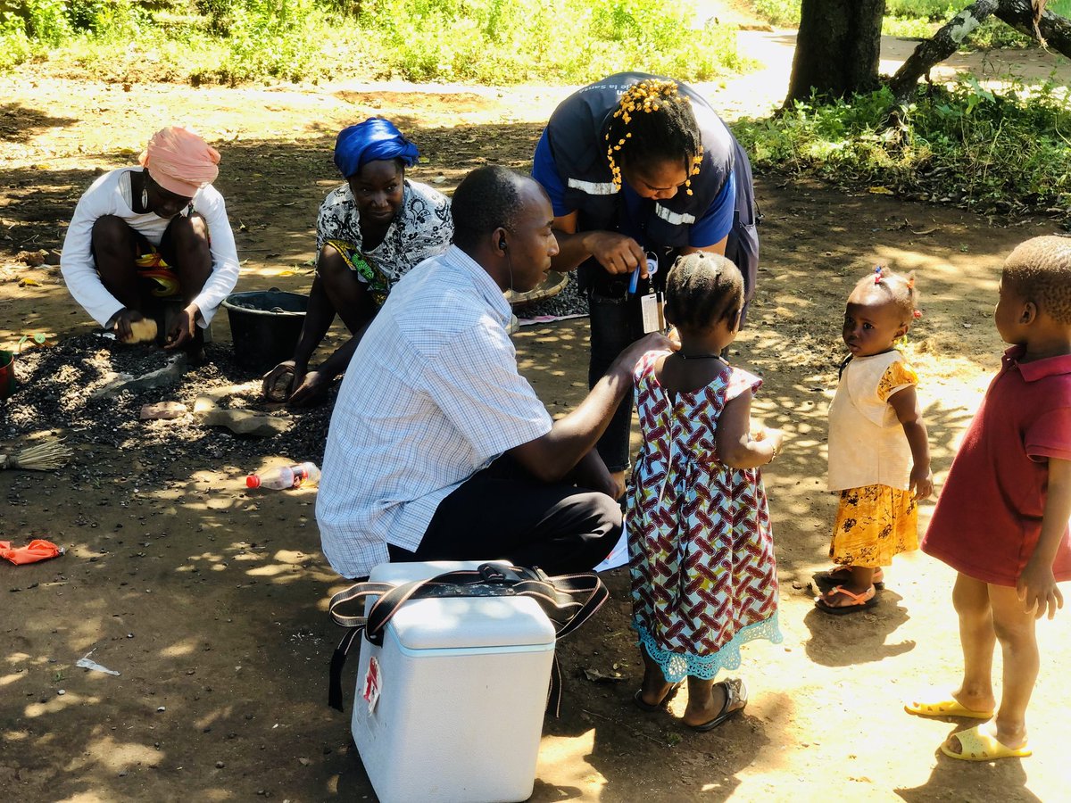 guinee_oms's tweet photo. #vaccination contre la #poliomyélite #EndPolioNow des enfants de 0 à 59. #Monitorage rapide à #BakhayaKhori dans #Molota, Préfecture de #Kindia. @kizerbogeorgesa @OMS_Afrique @WHO @anss_guinee @GouvGN @RotaryFR @gavi @sabinvaccine
@gatesfoundation @UNICEFGuinea @guinee_oms https://t.co/sRxa3PWNOb