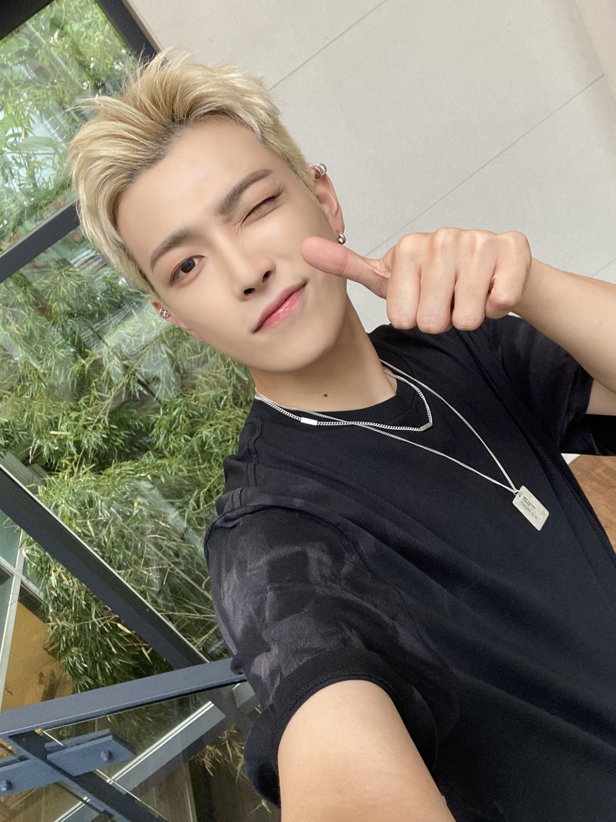 766_32's tweet photo. 그렇지만
아무래도 제일 좋은 건
진짜 강해 보일 때지 https://t.co/Cikg9oPJMs